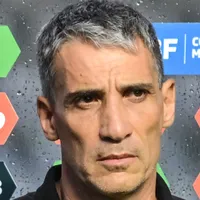 Santos de Vojvoda cria pouco e cede empate no clássico