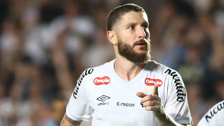 Zé Rafael jogador do Santos comemora seu gol durante partida contra o São Paulo. Foto: Mauricio De Souza/AGIF