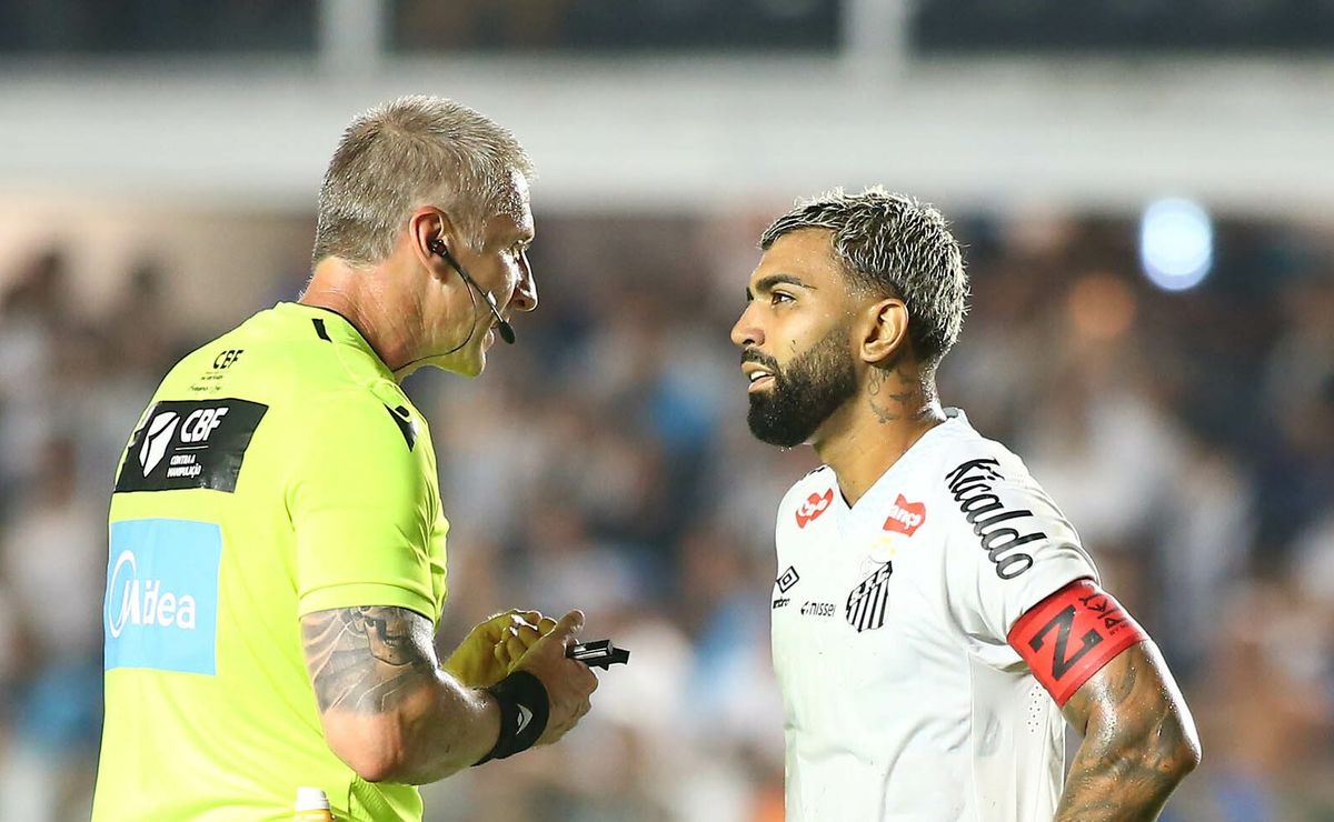 Anderson Daronco causa polêmica em Santos x São Paulo e recebe veredito sobre erro em não expulsar Frías