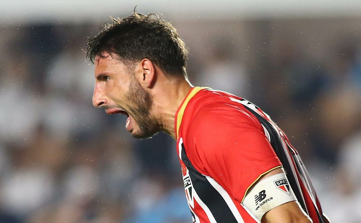 São Paulo empata com o Santos dentro da Vila Belmiro com Calleri e ‘afunda’ o rival