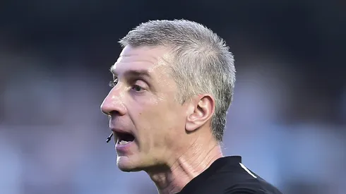 Daronco, árbitro FIFA da CBF em partida pelo campeonato brasileiro (Foto: Mauro Horita/Getty Images)

