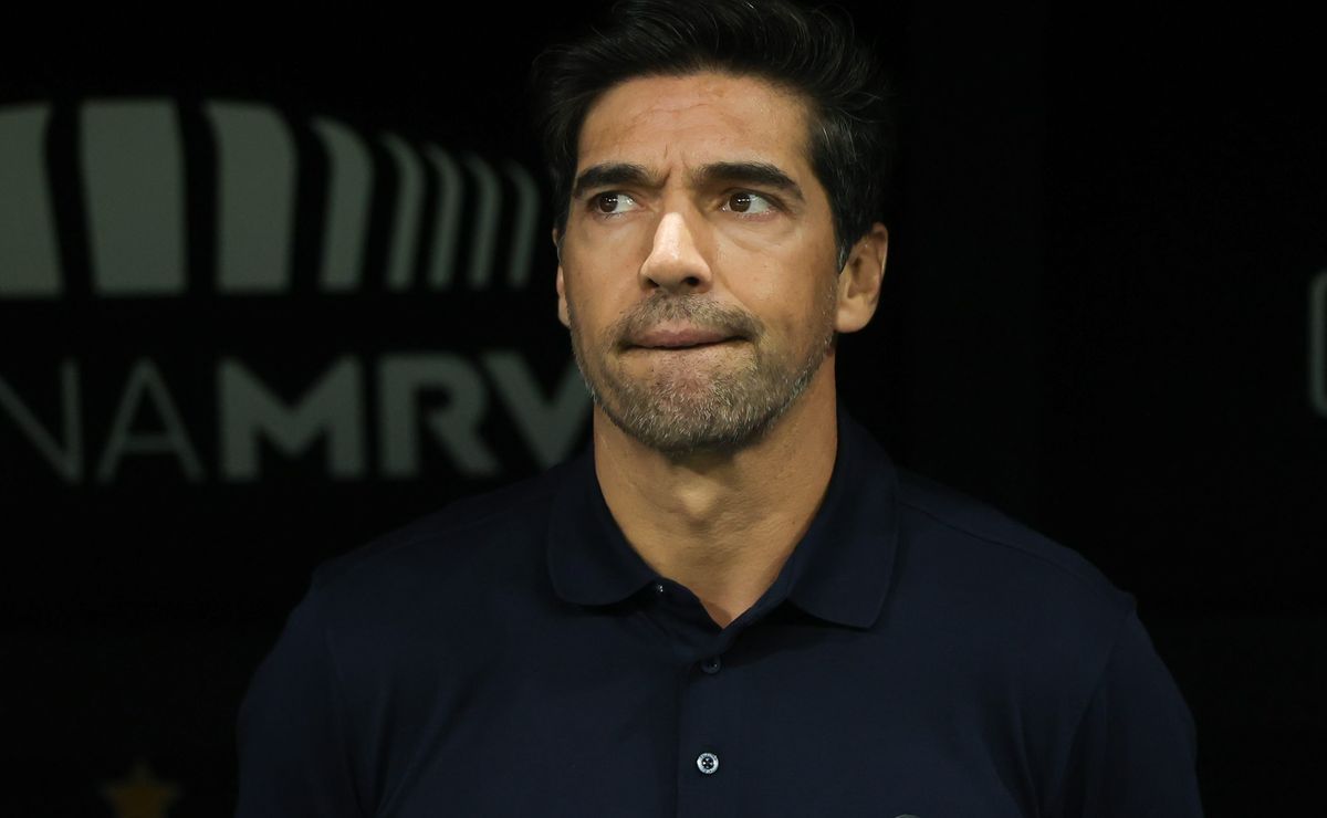 Torcida do Palmeiras fica na bronca com Abel Ferreira por desempenho contra o Vitória: “técnico limitado”