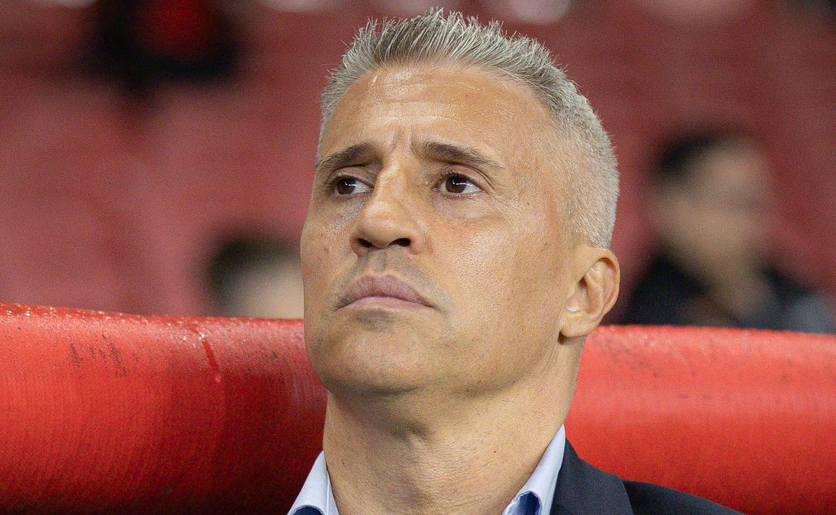 Hernán Crespo diz que São Paulo foi protagonista do jogo e merecia vencer o Santos na Vila