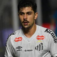Torcida do Santos detona atuação de João Basso contra o São Paulo