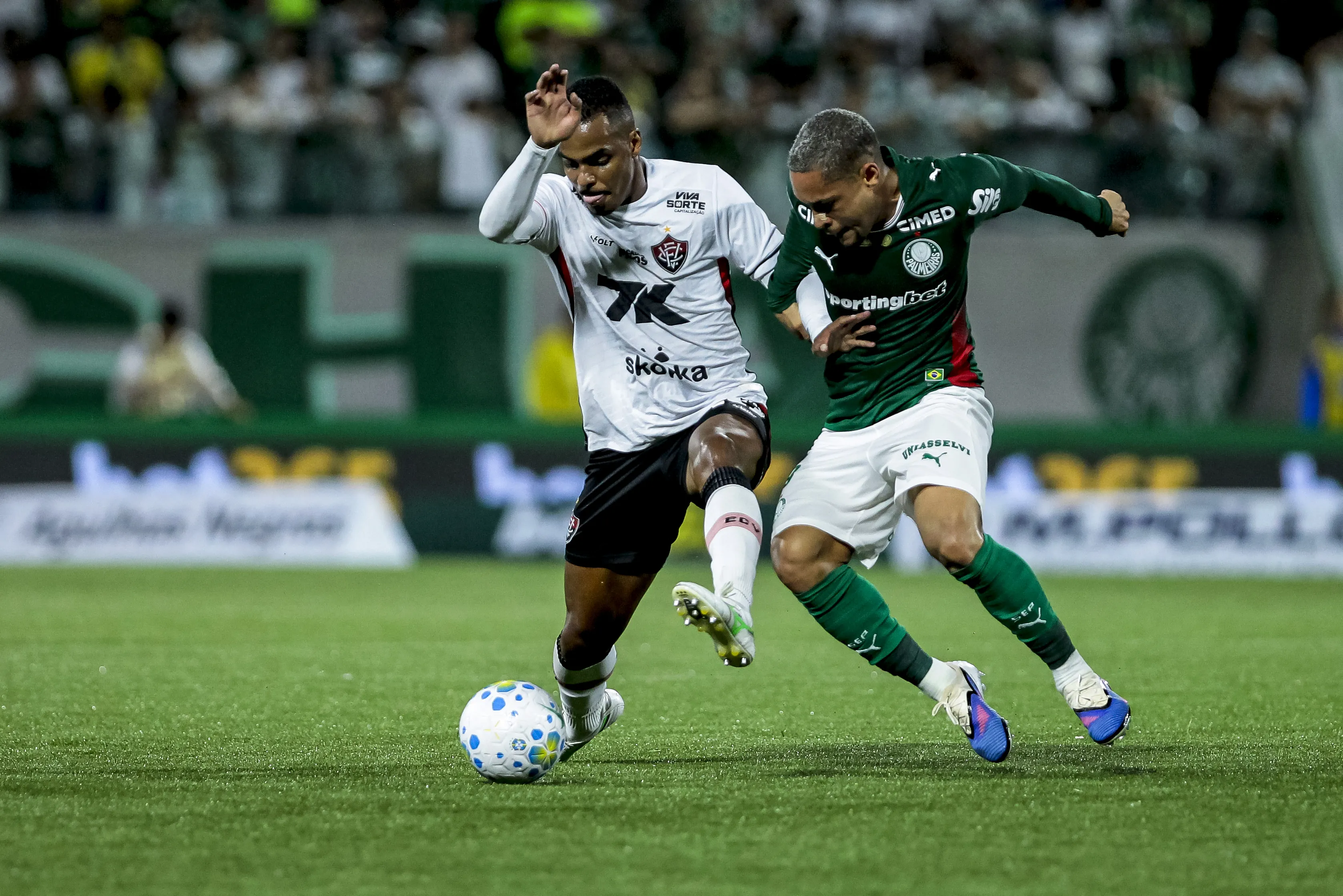 SP – BARUERI – 04/02/2026 – BRASILEIRO A 2026, PALMEIRAS X VITORIA – Vitor Roque jogador do Palmeiras durante partida contra o Vitoria no estadio Arena Barueri pelo campeonato Brasileiro A 2026. Foto: Marco Miatelo/AGIF