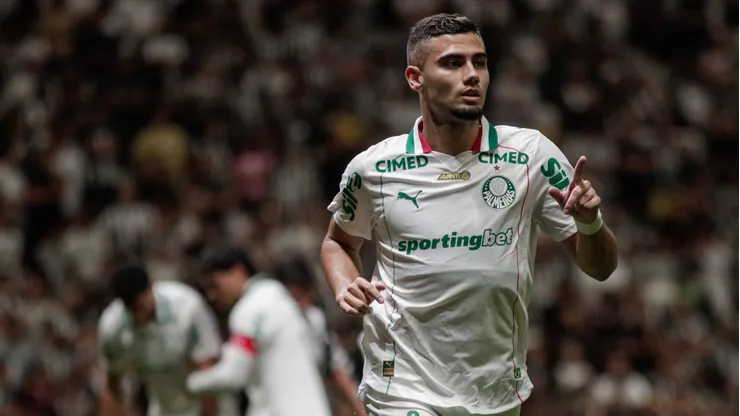 MG - BELO HORIZONTE - 28/01/2026 - BRASILEIRO A 2026, ATLETICO X PALMEIRAS -Andreas Pereira jogador do Palmeiras durante partida contra o Atletico no estadio Arena MRV pelo campeonato Brasileiro A 2026. Foto: Fernando Moreno/AGIF