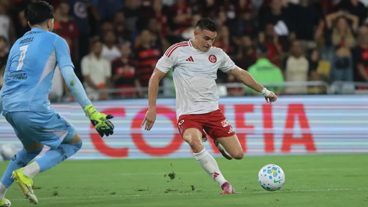 Borré marcou o gol do Inter contra o Flamengo