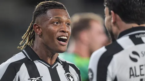 RJ – RIO DE JANEIRO – 29/01/2026 – BRASILEIRO A 2026, BOTAFOGO X CRUZEIRO – Danilo jogador do Botafogo comemora seu gol durante partida contra o Cruzeiro no estadio Engenhao pelo campeonato Brasileiro A 2026. Foto: Thiago Ribeiro/AGIF
