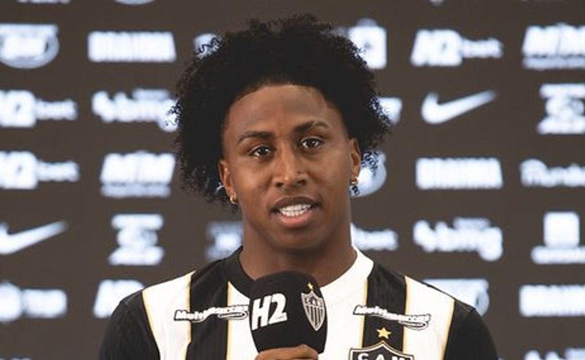 Auxiliar de Sampaoli, Diogo Alves, sai em defesa de Preciado após falha em derrota do Atlético-MG: “Precisa retomar o nível natural”