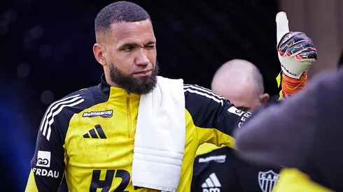 SP – BRAGANCA PAULISTA – 16/11/2025 – BRASILEIRO A 2025, BRAGANTINO X ATLETICO-MG – Goleiro Everson do Atletico-MG durante aquecimento antes da partida contra o Bragantino no estadio Cicero De Souza Marques pelo campeonato Brasileiro A 2025. Foto: Fabio Giannelli/AGIF
