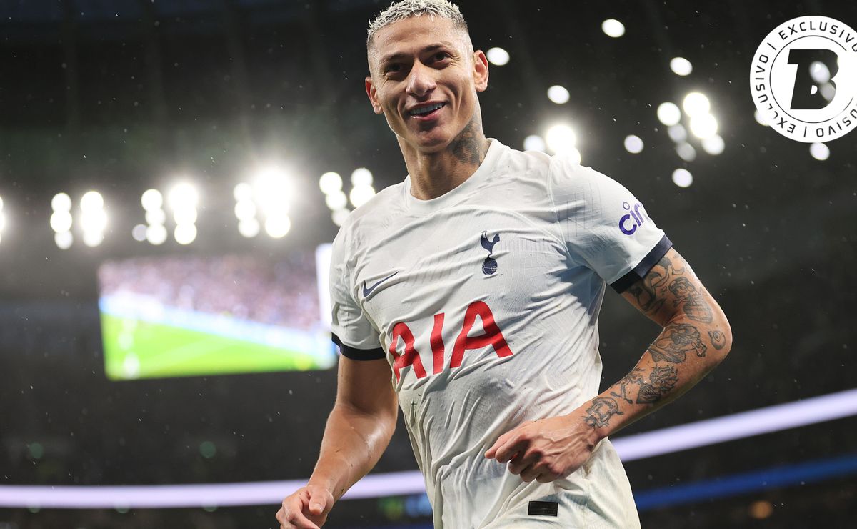 Estafe de Richarlison sabe do interesse do Flamengo e quer a Copa do Mundo como parâmetro para definir futuro