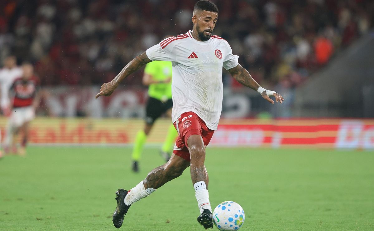 Baldasso se rende ao volante Paulinho Paula no empate entre Flamengo x Internacional: “Recital no Maracanã”