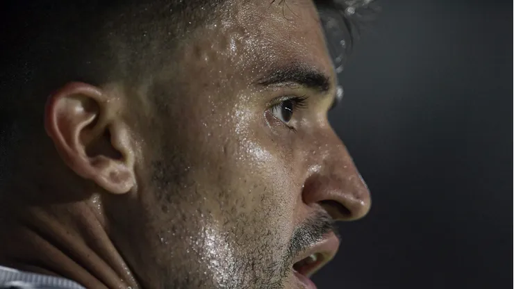 Victor Luís não foi relacionado pelo Vasco contra a Chapecoense