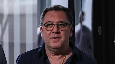 Presidente santista sofre pressão por reforços.