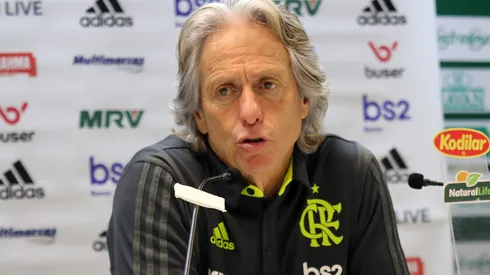 Treinador já tomou a decisão – Foto: Renato Padilha/AGIF.