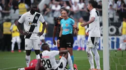 Árbitra Daiane Muniz durante partida entre Corinthians e Ponte Preta no estadio Arena Corinthians pelo campeonato Paulista 2026. Foto: Ettore Chiereguini/AGIF