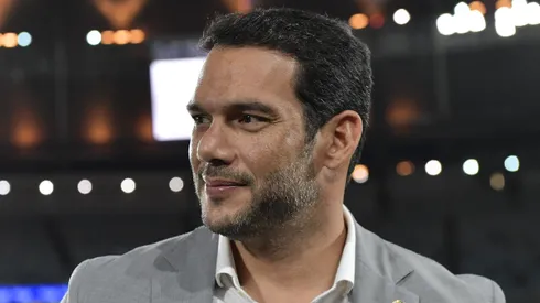 Samir Xaud presidente da CBF visto antes da partida entre Vasco e Fluminense no estadio Maracana pelo campeonato Brasileiro A 2025. Foto: Thiago Ribeiro/AGIF