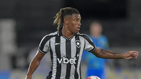 Danilo jogador do Botafogo durante partida contra o Fluminense no estadio Engenhao pelo campeonato Carioca 2026. Foto: Thiago Ribeiro/AGIF