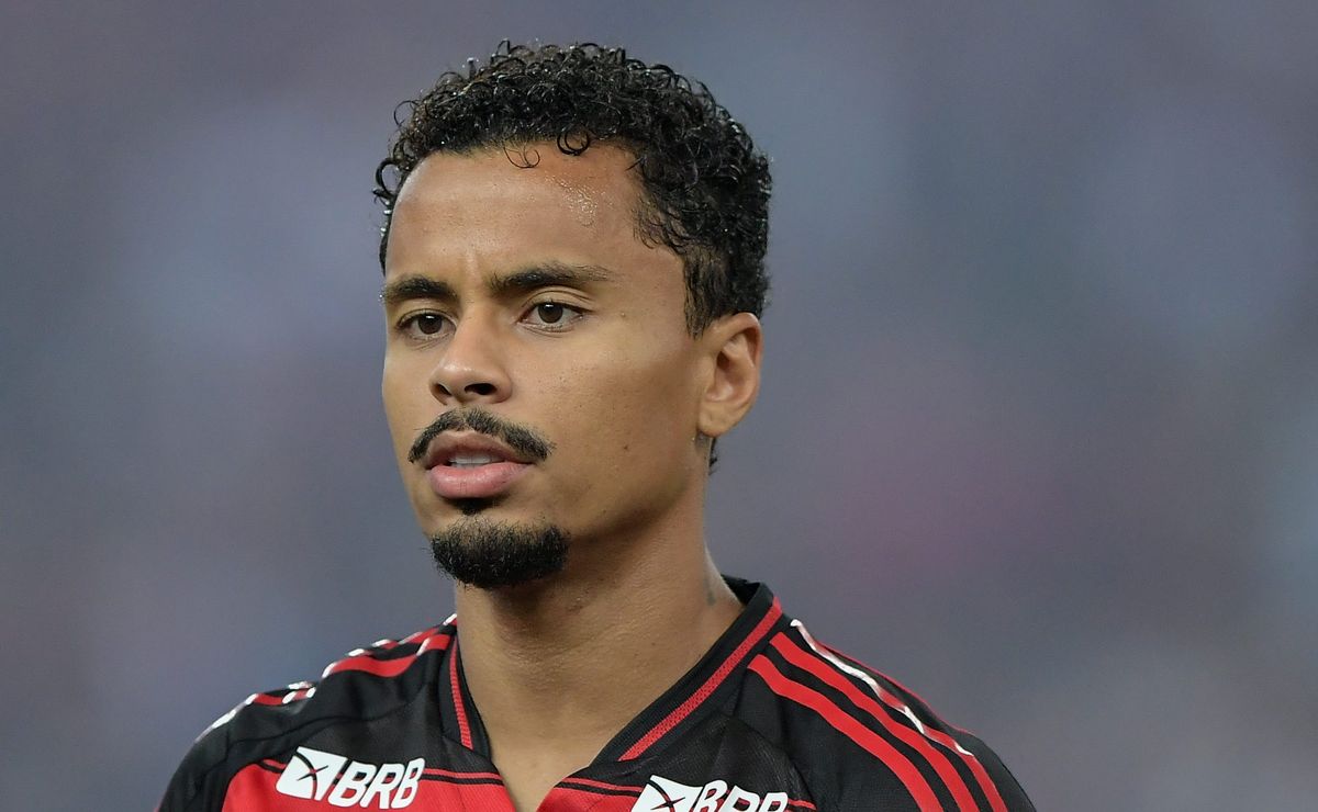 Diniz liga para Allan e Vasco tenta empréstimo do volante do Flamengo