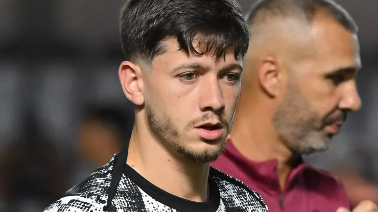 SP - SANTOS - 28/01/2026 - BRASILEIRO A 2026, CORINTHIANS X BAHIA - Rodrigo Garro jogador do Corinthians durante partida contra o Bahia no estadio Vila Belmiro pelo campeonato Brasileiro A 2026. Foto: Jota Erre/AGIF