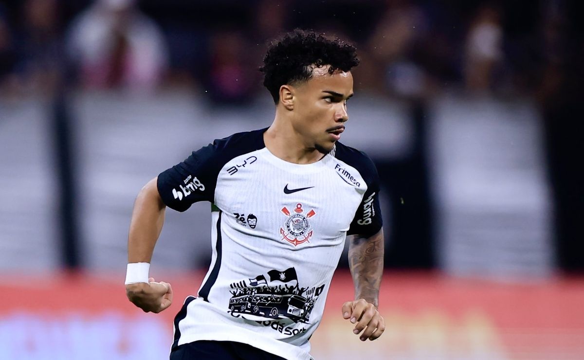 Kaio César sofre lesão no começo de Corinthians x Capivariano pelo Paulistão e preocupa Fiel