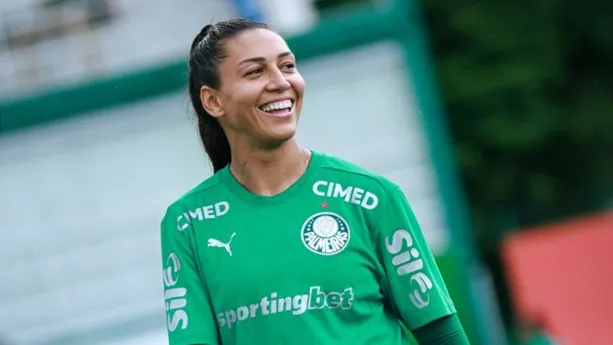 Bia Zaneratto em treino pelo Palmeiras