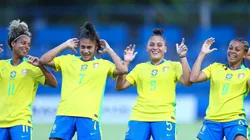 Dudinha, Gisele, Nayara e Carioca comemoram gol do Brasil na estreia do Sul-Americano Feminino Sub-20 - Foto: Staff Images/CBF