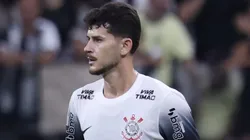 Hugo, lateral-esquerdo do Corinthians