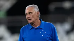 Tite tecnico do Cruzeiro durante partida contra o Botafogo - Foto: Jorge Rodrigues/AGIF