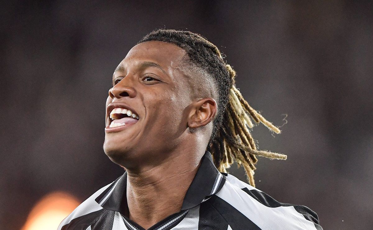 Danilo ainda pode deixar o Botafogo imediatamente, mas ida para o Palmeiras não irá acontecer; Zenit quer o volante