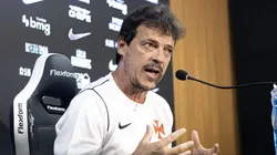 Fernando Diniz técnico do Vasco durante coletiva de imprensa