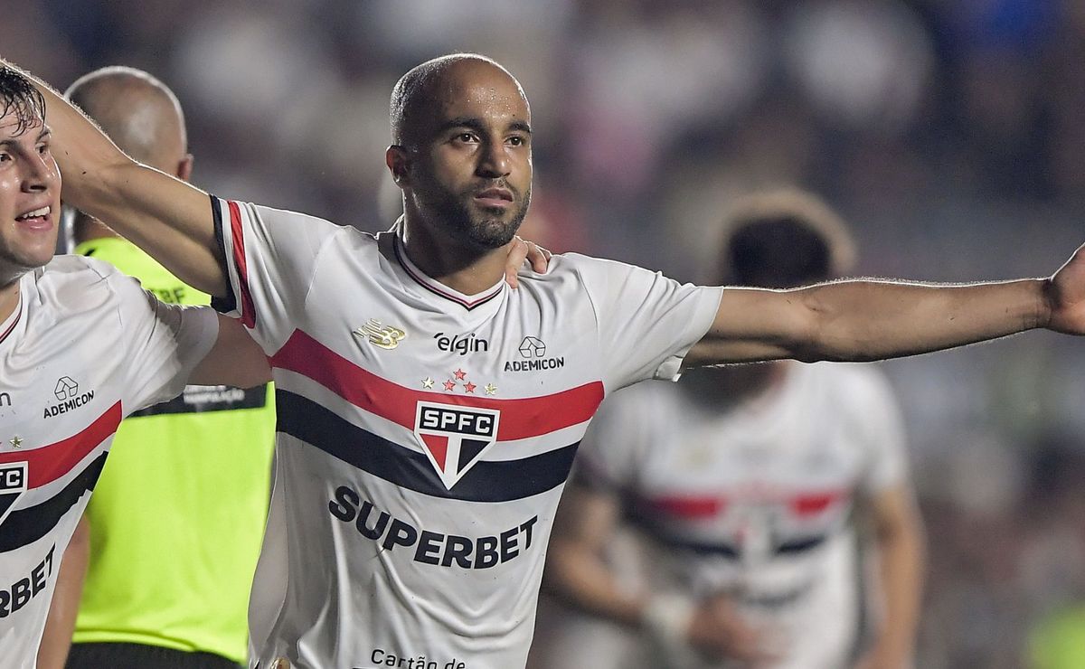 Lucas Moura iguala quase o PSG em números jogando menos no São Paulo
