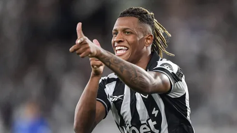 Danilo faz ótimo início de temporada. Foto: Thiago Ribeiro/AGIF