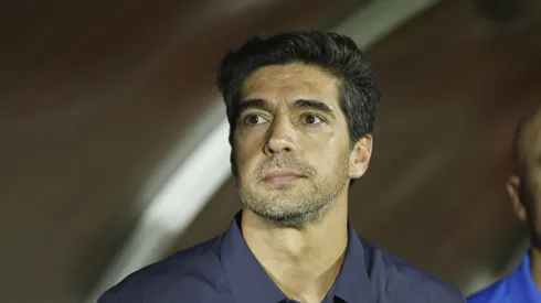 SP – RIBEIRAO PRETO – 01/02/2026 – PAULISTA 2026, BOTAFOGO-SP X PALMEIRAS – Abel Ferreira tecnico do Palmeiras durante partida contra o Botafogo-SP no estadio Santa Cruz pelo campeonato Paulista 2026. Foto: Thiago Calil/AGIF