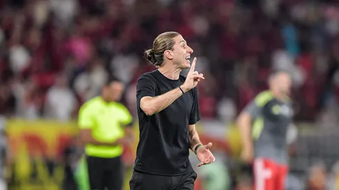 RJ – RIO DE JANEIRO – 04/02/2026 – BRASILEIRO A 2026, FLAMENGO X INTERNACIONAL – Filipe Luis tecnico do Flamengo durante partida contra o Internacional no estadio Maracana pelo campeonato Brasileiro A 2026. Foto: Thiago Ribeiro/AGIF
