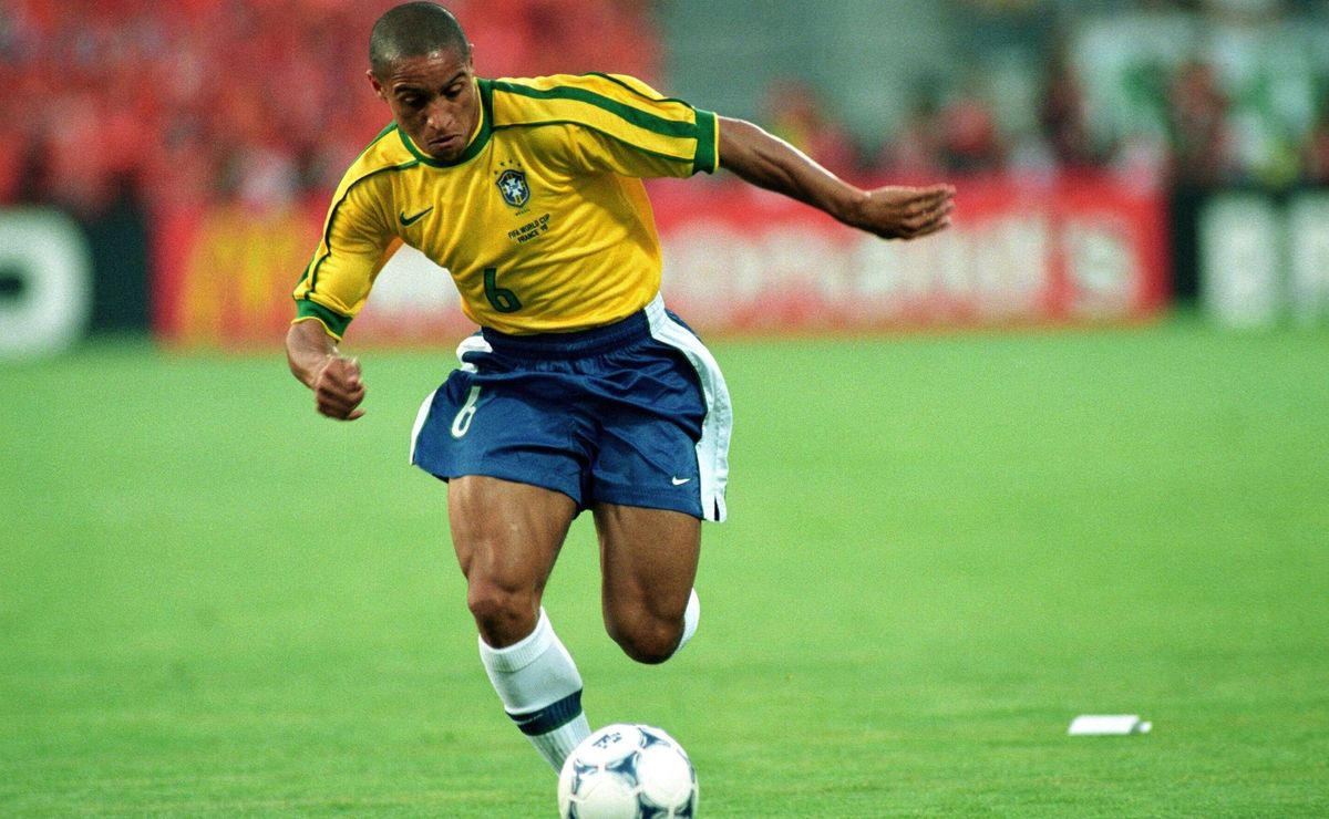 Seleção Brasileira vive crise de ofensividade nas laterais, problema estrutural que nasce na formação