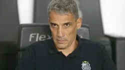 Vojvoda vive jejum de vitórias no Santos. Foto: Mauricio De Souza/AGIF
