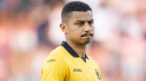 Volante tem o futuro incerto – Foto: Judit Cartiel/Getty Images.