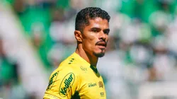 Lucas Ramon diz que abriu mão de dinheiro para assinar com o São Paulo - Luiz ErbesAGIF