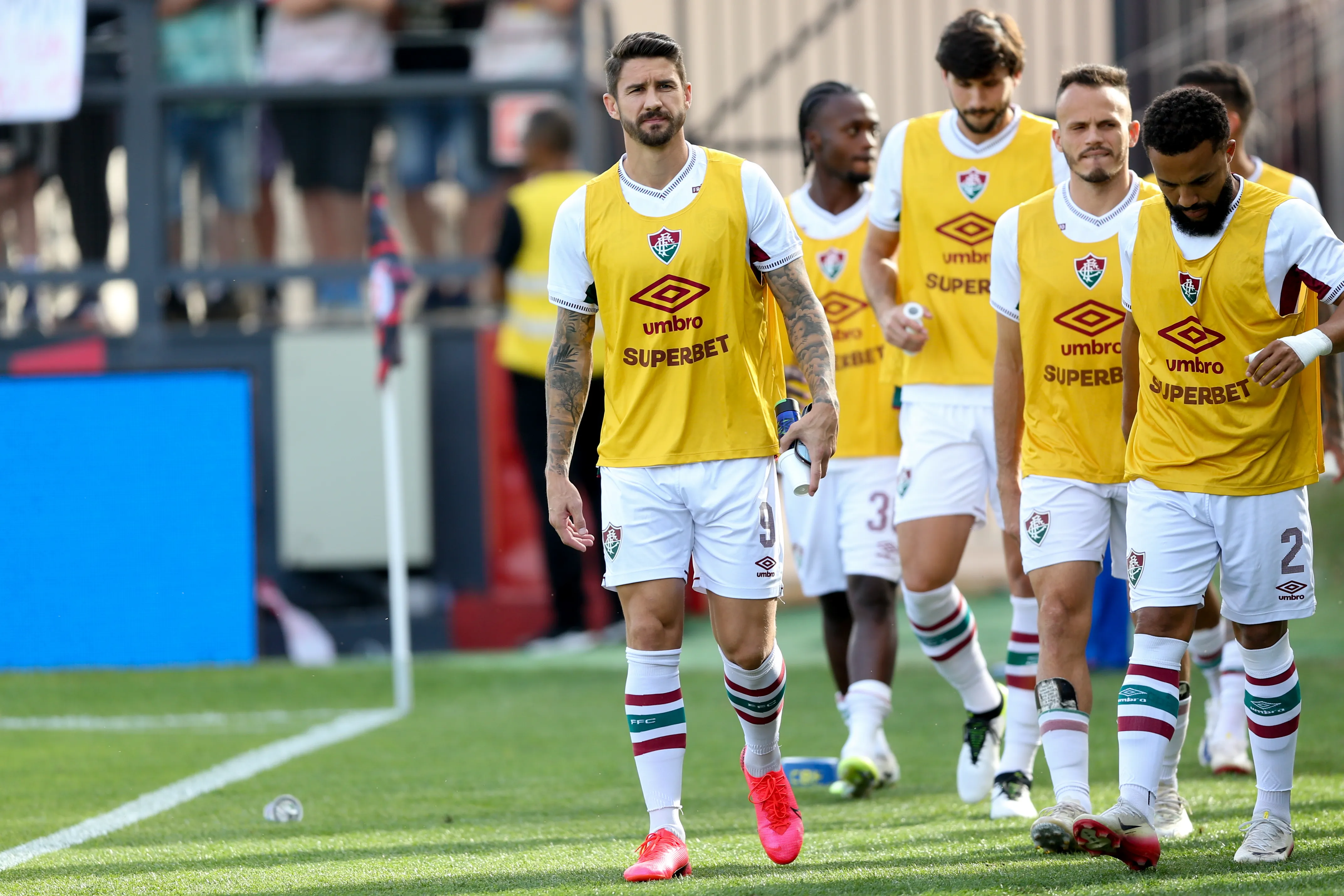 SP – BRAGANCA PAULISTA – 23/08/2025 – BRASILEIRO A 2025, BRAGANTINO X FLUMINENSE – Everaldo jogador do Fluminense durante a partida contra o Bragantino no estadio Cicero De Souza Marques em Braganca Paulista (SP), pelo campeonato Brasileiro A 2025. Foto: Marlon Costa/AGIF