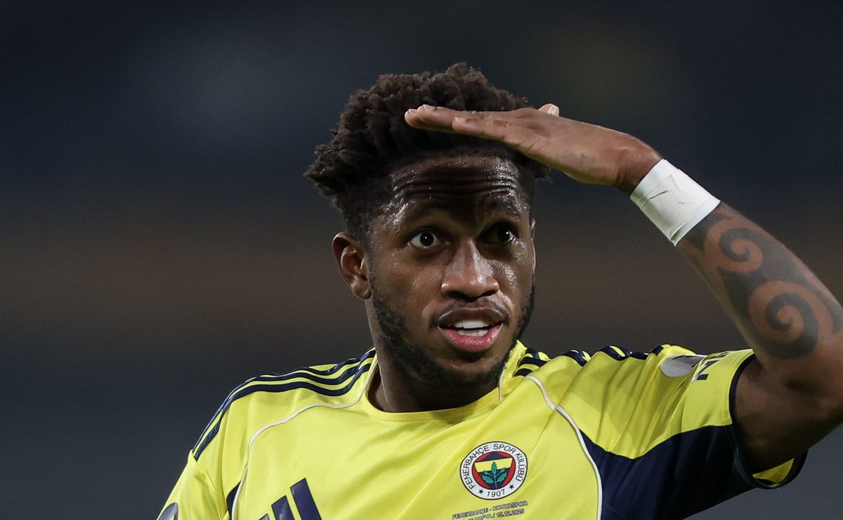 Fenerbahçe muda postura, barra saída de Fred e Palmeiras não vai contratar o meio-campista