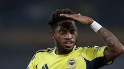 Fred em campo com a camisa do Fenerbahçe.