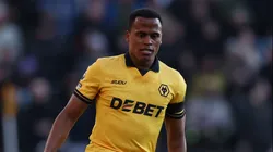 Arias em jogo pelo Wolverhampton na Inglaterra.