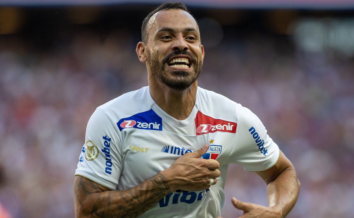 Além de Moisés e Aldo, Santos não descarta a contratação de um 1° volante na atual janela