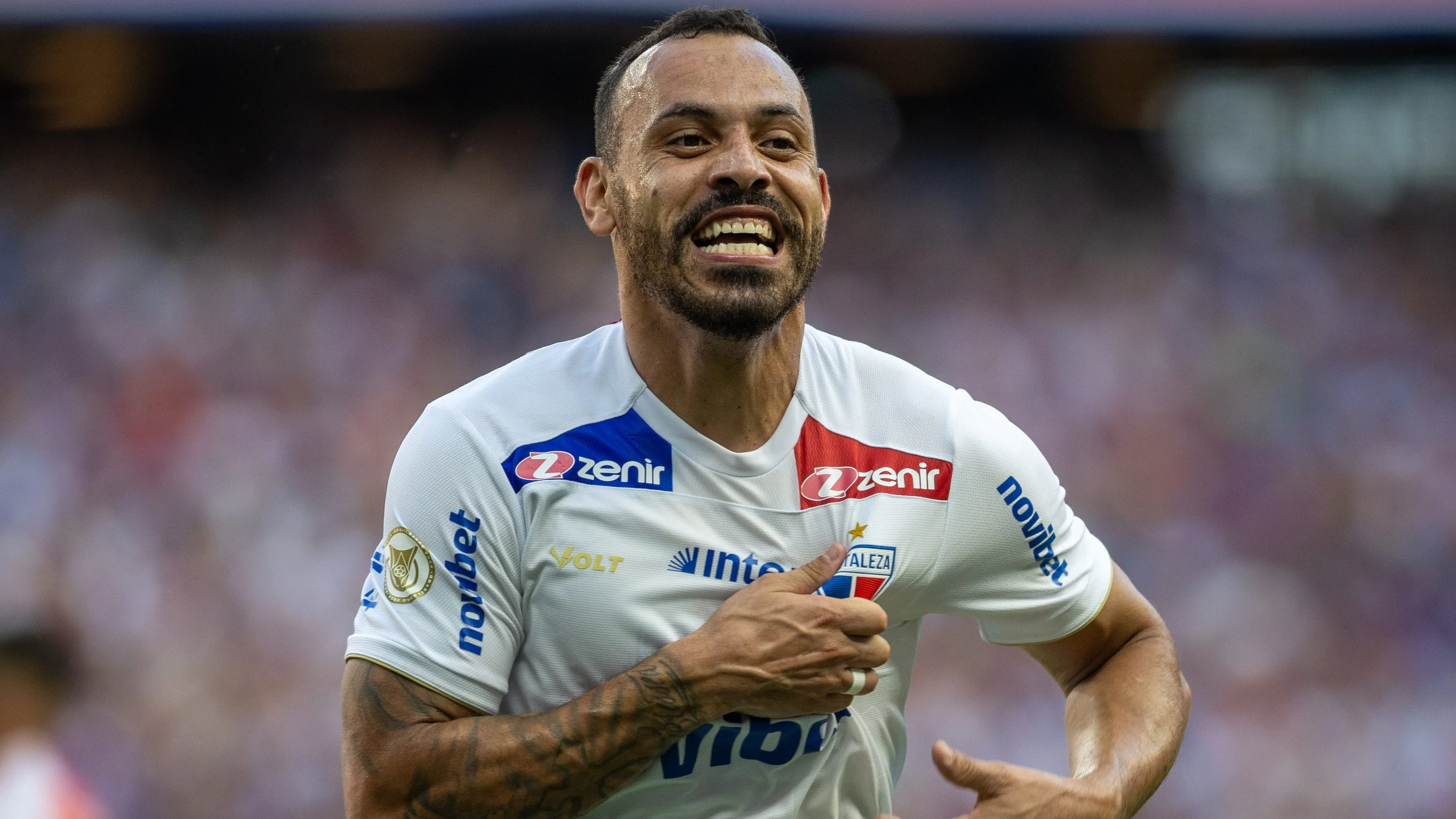 Moisés acertou com o Santos. Foto: Baggio Rodrigues/AGIF