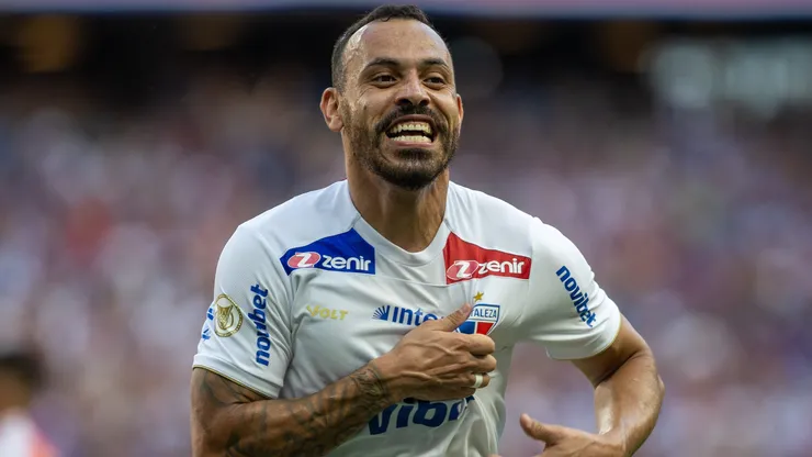 Moisés acertou com o Santos. Foto: Baggio Rodrigues/AGIF