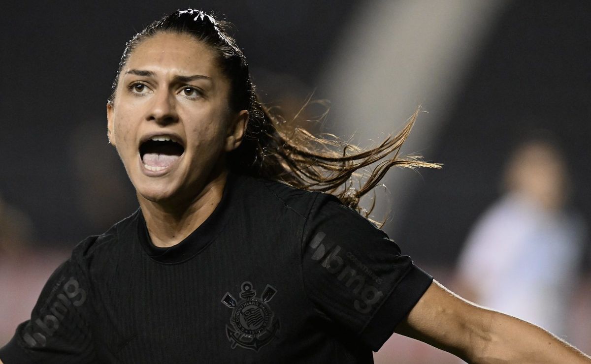 Letícia Santos mira recomeço no Santos após temporada de pouco espaço no Corinthians