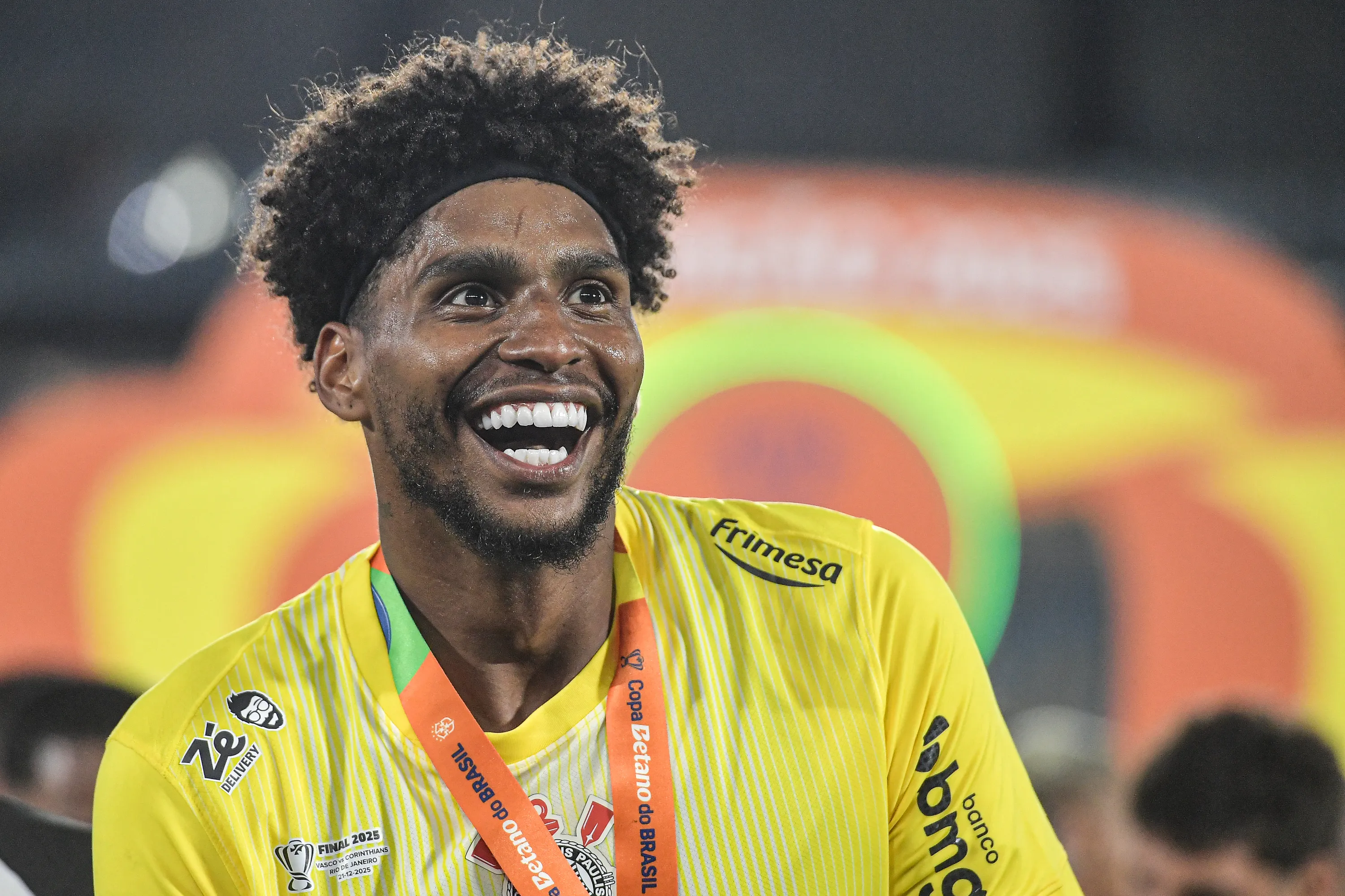 Hugo Souza soma três títulos pelo Corinthians. Foto: Thiago Ribeiro/AGIF