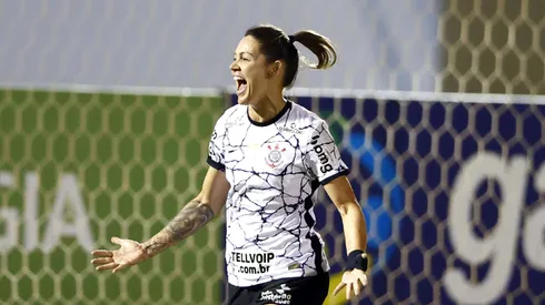 Gabi Zanotti comemorando gol. Foto: Thiago Calil/AGIF
