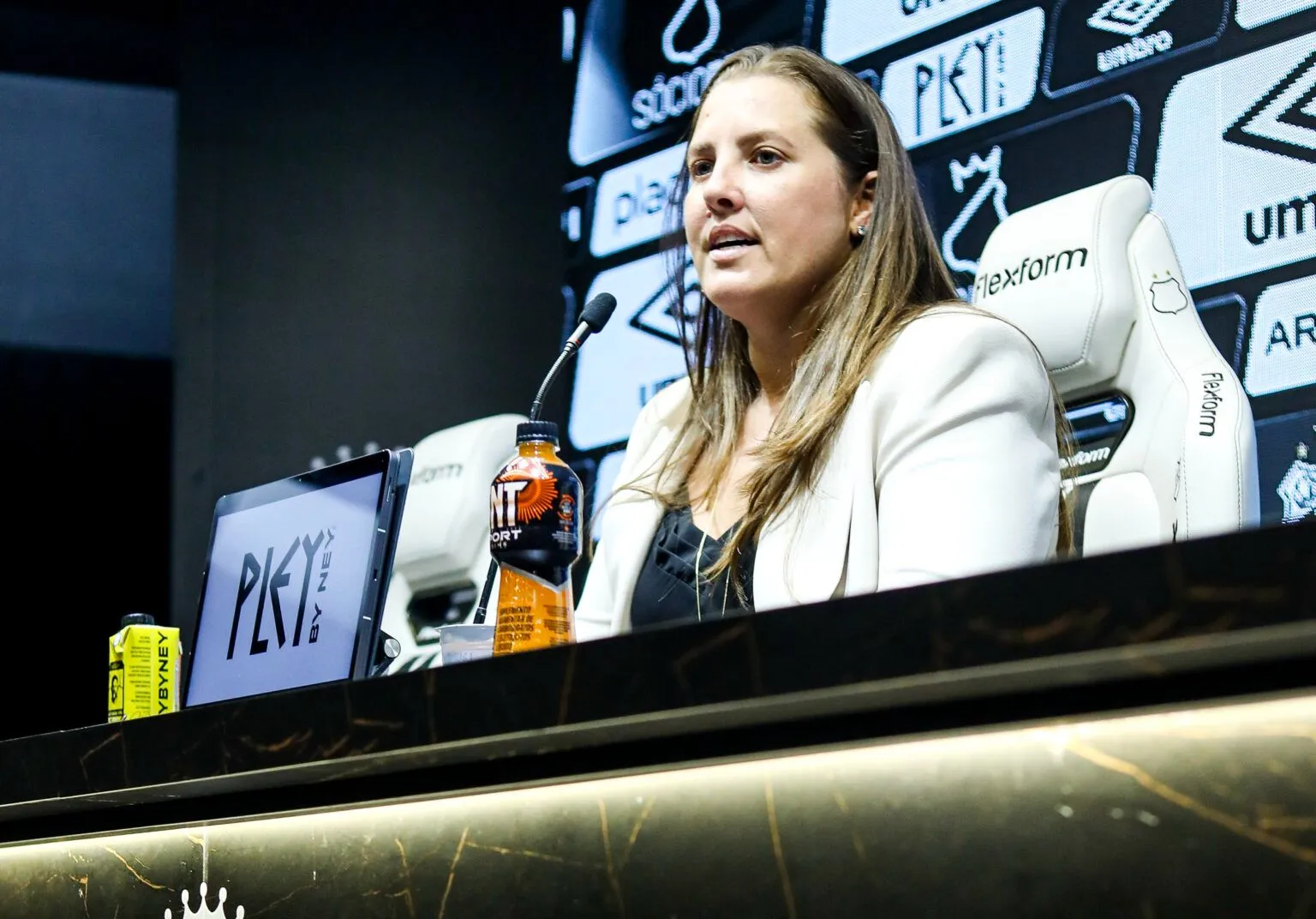 Thaís Picarte. Foto: Reprodução/Santos FC